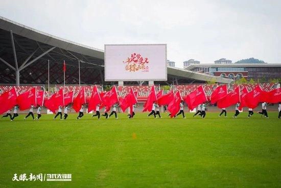 杀戮王者锁定斗战圣佛，不仅是眼神的火热碰撞，其中更有着令人无限遐想的战斗画面